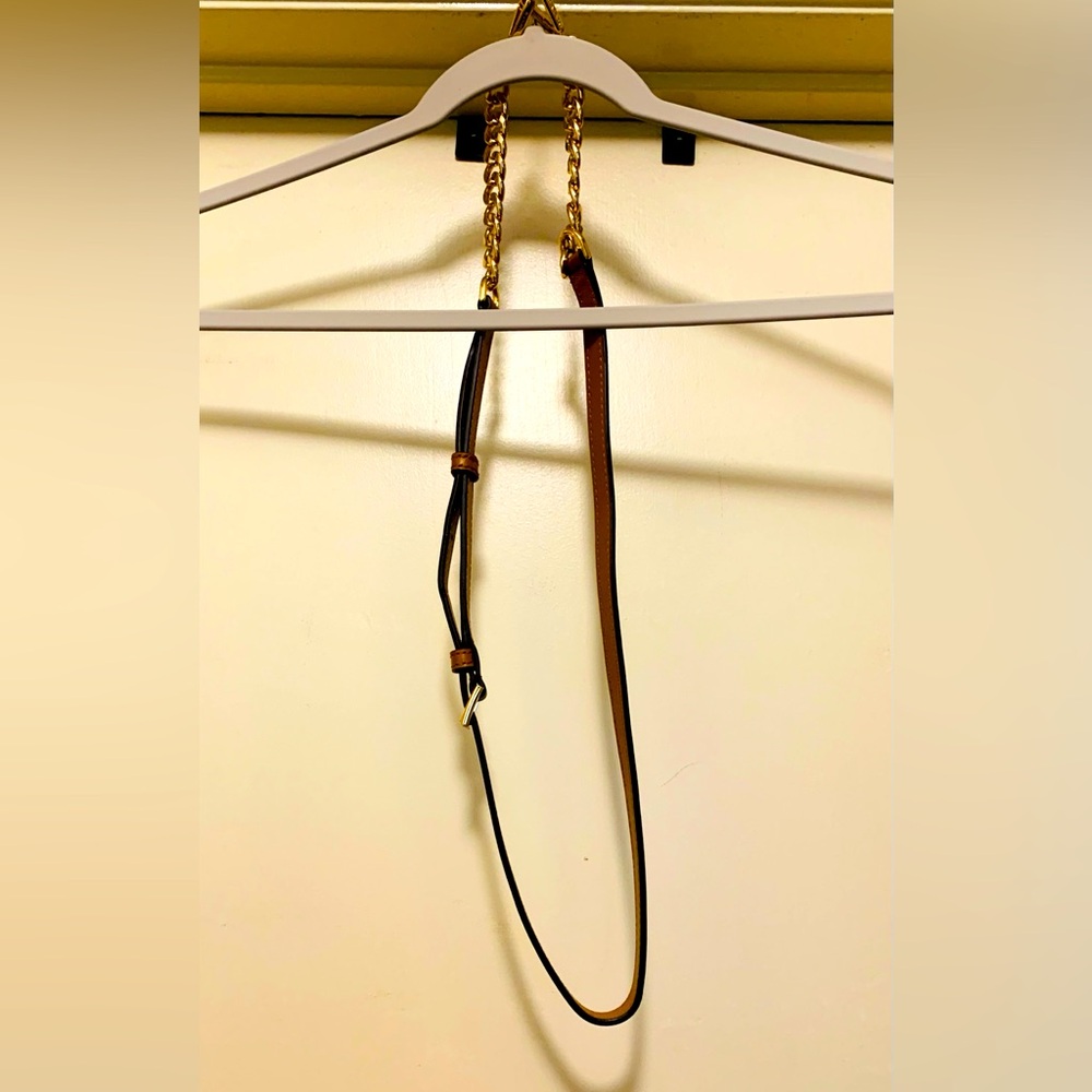 Like New | Authentic Michael Kors Leather & Gold Crossbody Strap